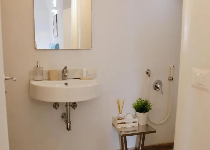 Helmirage Luxury Parlamento 4* Rome